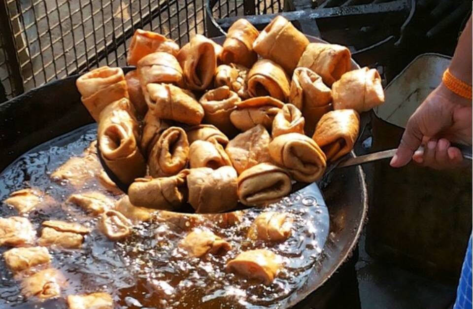 बनारस की मशहूर लौंगलता और लाल पेड़ा भी बनायेगी बनास डेयरी