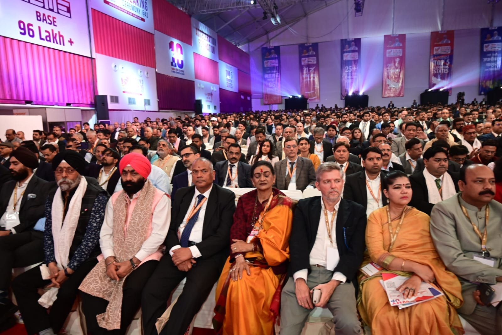 उद्यमियों ने की उत्तर प्रदेश में दूरदर्शी नेतृत्व, संसाधन, अच्छा बुनियादी ढांचा और ईज ऑफ डूइंग बिजनेस की तारीफ