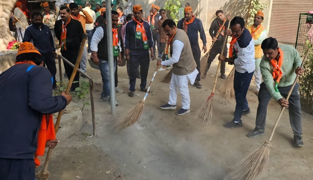 महात्मा गांधी के स्वच्छ भारत के सपने को प्रधानमंत्री नरेंद्र मोदी ने किया साकार : दिलीप पटेल