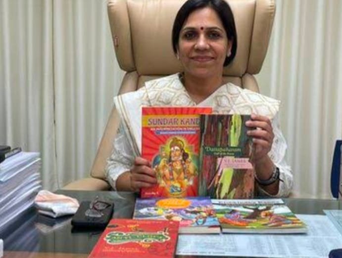 मिनिस्ती एस ने किया लंका कांड का अवधी से अंग्रेजी में अनुवाद