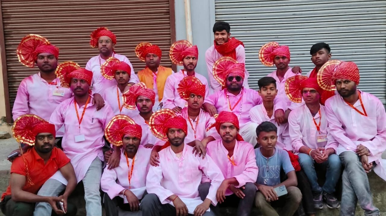 होली के पूर्व पूरे नगर पर छाया होली का त्योहार का खुमार