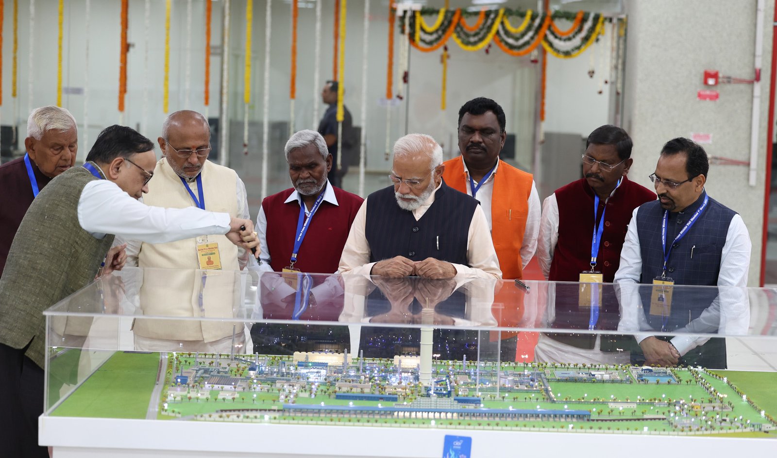 प्रधानमंत्री ने 35 हजार करोड़ रुपये से अधिक की योजनाओं का झारखंड को तोहफा दिया