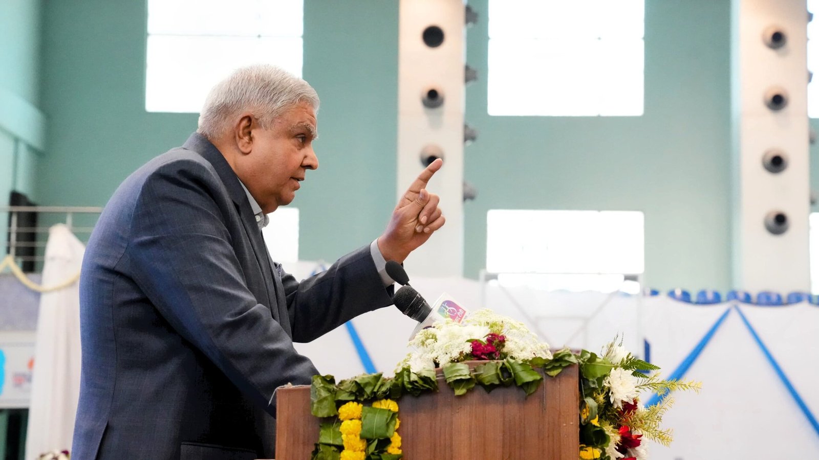 युवा देश की प्रगति में महत्वपूर्ण पक्ष: धनखड़