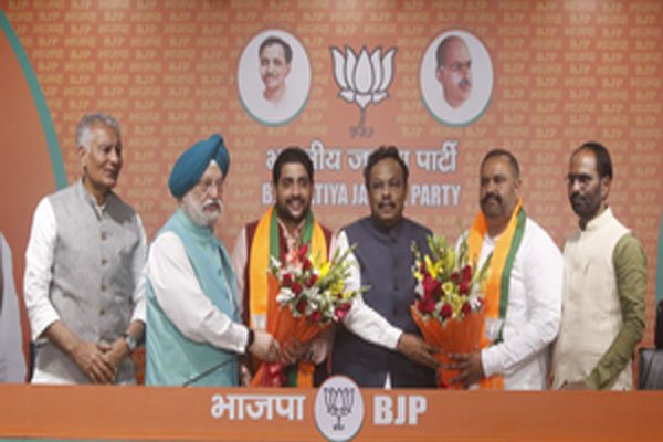 आम आदमी पार्टी के एकमात्र लोकसभा सांसद भाजपा में शामिल