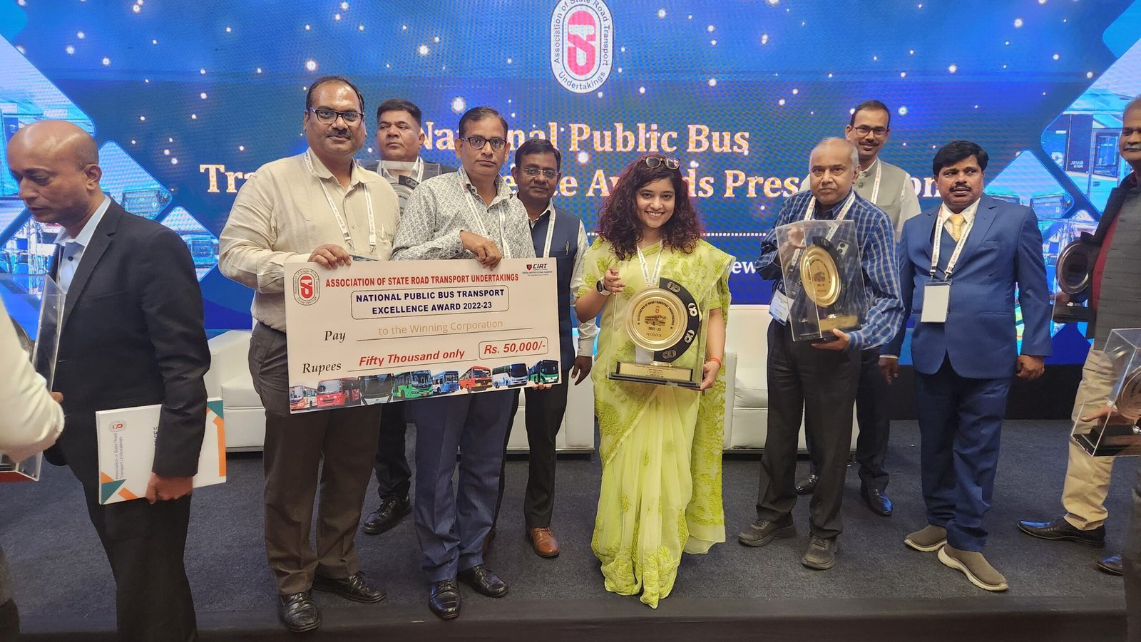 यूपीएसआरटीसी को एसोसिएशन ऑफ स्टेट रोड ट्रांसपोर्ट अंडरटेकिंग ने पब्लिक ट्रांसपोर्ट एक्सीलेंसी अवार्ड से किया सम्मानित