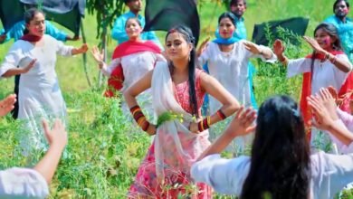 करिश्मा कक्कर और निकिता भारद्वाज का होली गीत 'होली में घरे चलि आवा' रिलीज