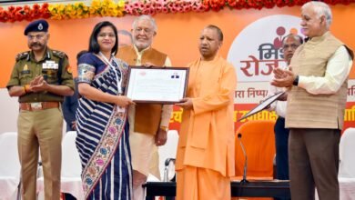 मुख्यमंत्री योगी आदित्यनाथ ने नव चयनित 39 उपजिलाधिकारियों, 41 पुलिस उपाधीक्षकों एवं 16 कोषाधिकारी-लेखाधिकारियों को वितरित किये नियुक्ति पत्र.