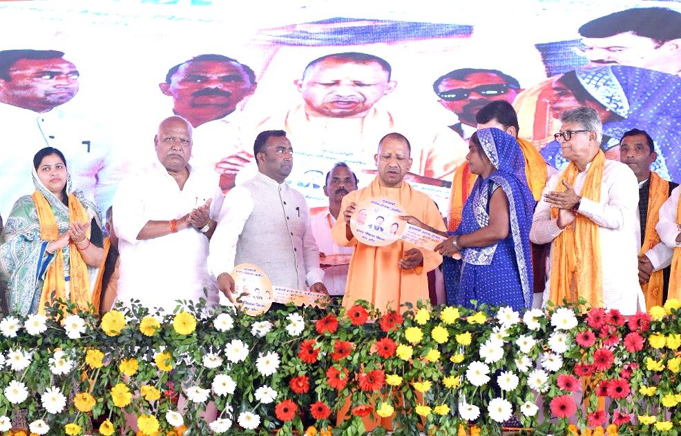 विराट किसान मेला एवं कृषि प्रदर्शनी के समापन समारोह में शामिल हुए सीएम योगी