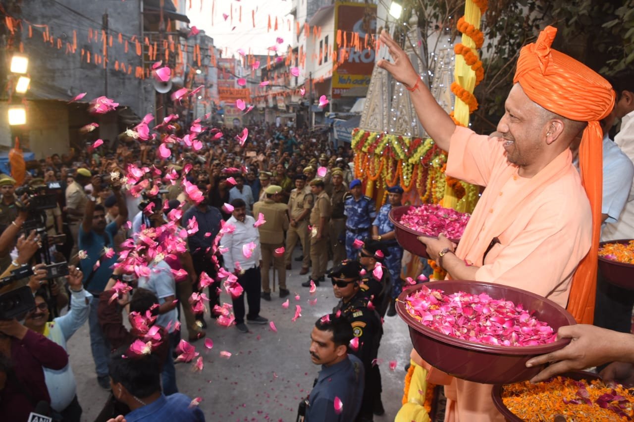 सौहार्द, शांति और समता के प्रतीक होने चाहिए पर्व-त्योहार : सीएम योगी