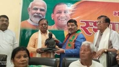 भाजपा के स्थापना दिवस पर पार्टी ने वरिष्ठ नेता जगदम्बा अग्रहरि को किया सम्मानित