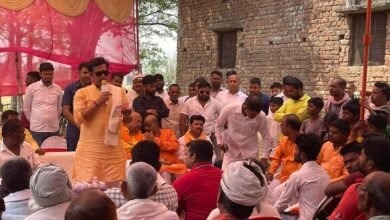 सांसद रवि किशन ने किया जनसंपर्क, विरोधियों पर साधा निशाना