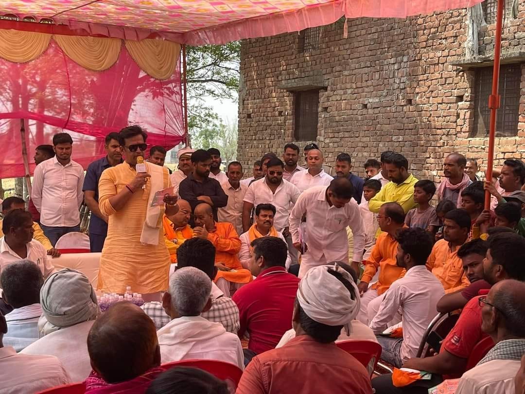 सांसद रवि किशन ने किया जनसंपर्क, विरोधियों पर साधा निशाना