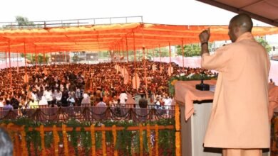 सीएम ने जनता से पूछा- सपा-कांग्रेस के लोग क्या माफिया से निपट पाएंगे, आंवला के लोगों ने कहा-नहीं