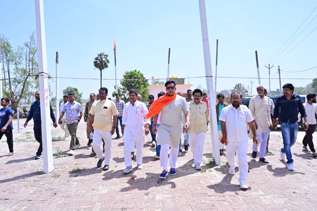 सांसद रवि किशन शुक्ला ने जनता से किया भाजपा के पक्ष मे भारी संख्या मे वोट करने की अपील
