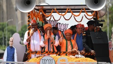 यूपी के मुखिया योगी आदित्यनाथ ने स्वयं संभाली कमान, कार्यकर्ताओं के हौसलों के आगे चिलचिलाती धूप भी दिखी बौनी