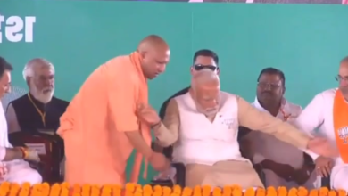 योगी की शालीनता और मोदी की विनम्रता ने जीता लोगों का दिल