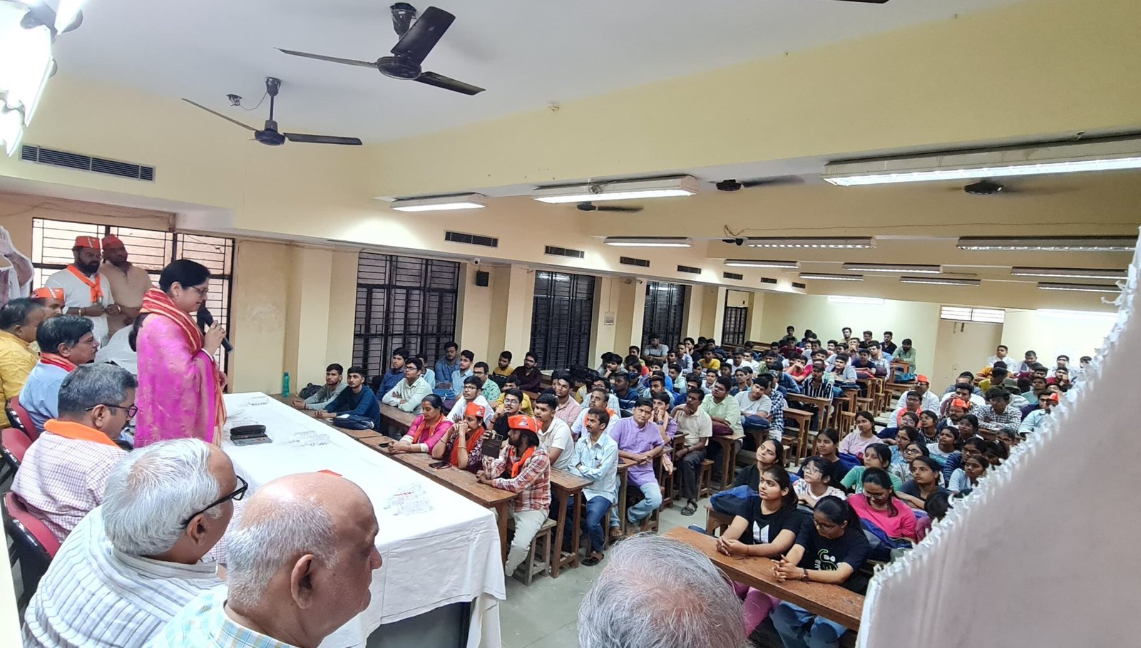 शहर दक्षिणी विधानसभा के दीनदयाल उपाध्याय मंडल में युवा मोर्चा के कार्यकर्ताओं ने आयोजित किया नमो युवा चौपाल