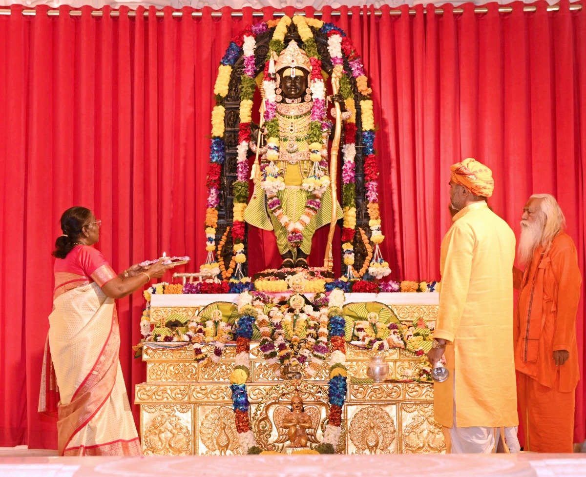रामलला के दर पर पहुंचीं राष्ट्रपति द्रौपदी मुर्मू