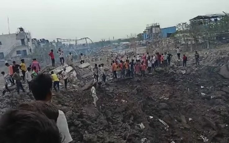 बारूद फक्ट्री धमाके में 10 लोगों की मौत, सीएम ने दिए जांच के निर्देश