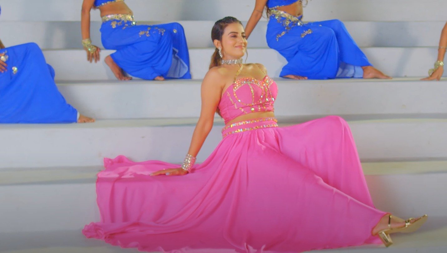 सुपर हॉट अक्षरा सिंह का घायल कर देने वाला गाना "अदा कातिलाना" रिलीज