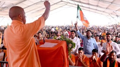 मोदी लहर अब सुनामी बन चुकी है : योगी आदित्यनाथ