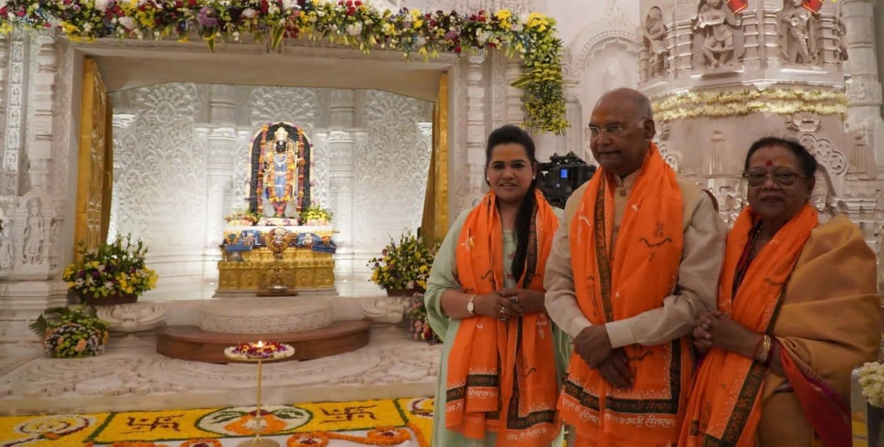 पूर्व राष्ट्रपति रामनाथ कोविंद ने परिवार संग किया रामलला का दर्शन-पूजन