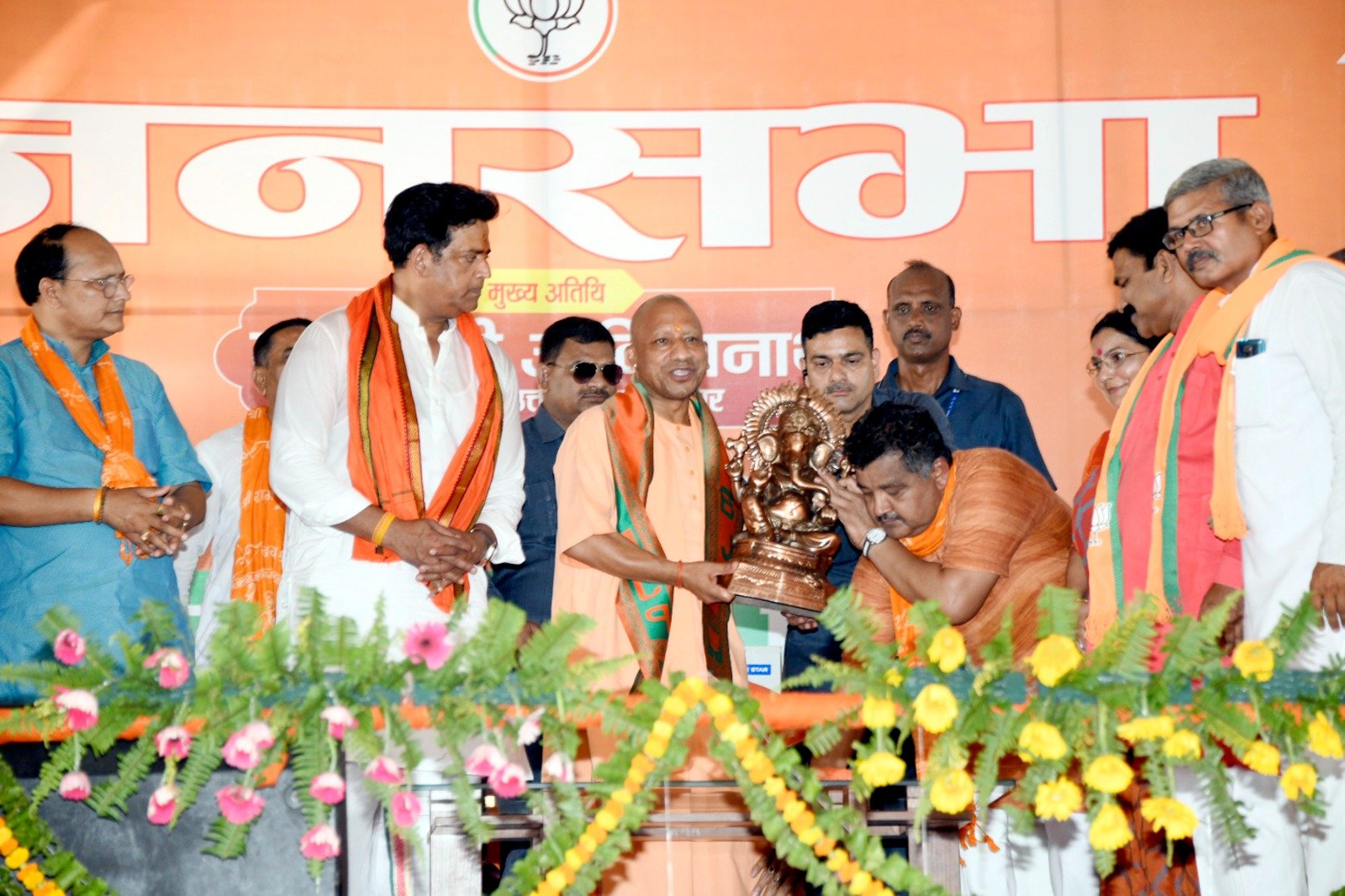 महंत श्री ने आंदोलन खड़ा किया, इसलिए गोरखपुर बोलता है- जो राम को लाए हैं, हम उनको लाएंगे