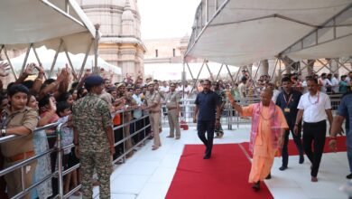 मुख्यमंत्री ने किया काशी विश्वनाथ व काल भैरव का दर्शन