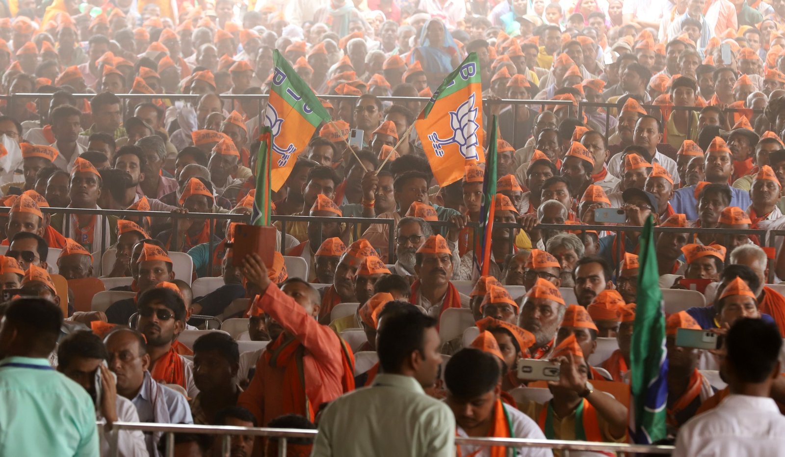 अल्पसंख्यकों को खानपान की छूट देने वाली कांग्रेस को वोट न देना वरना राम जन्मभूमि का पुण्य पाप में बदल जाएगाः योगी