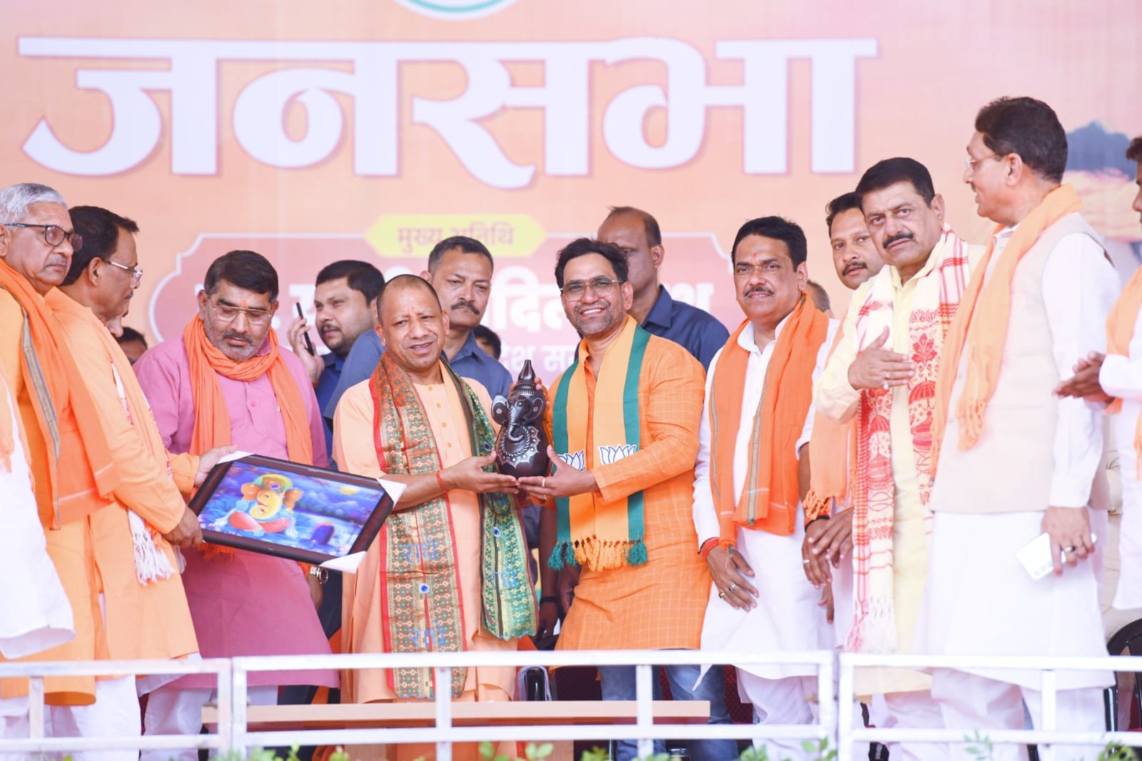 पहले रामभक्तों पर गोली चलती थी, आज आवभगत होती है : योगी आदित्यनाथ