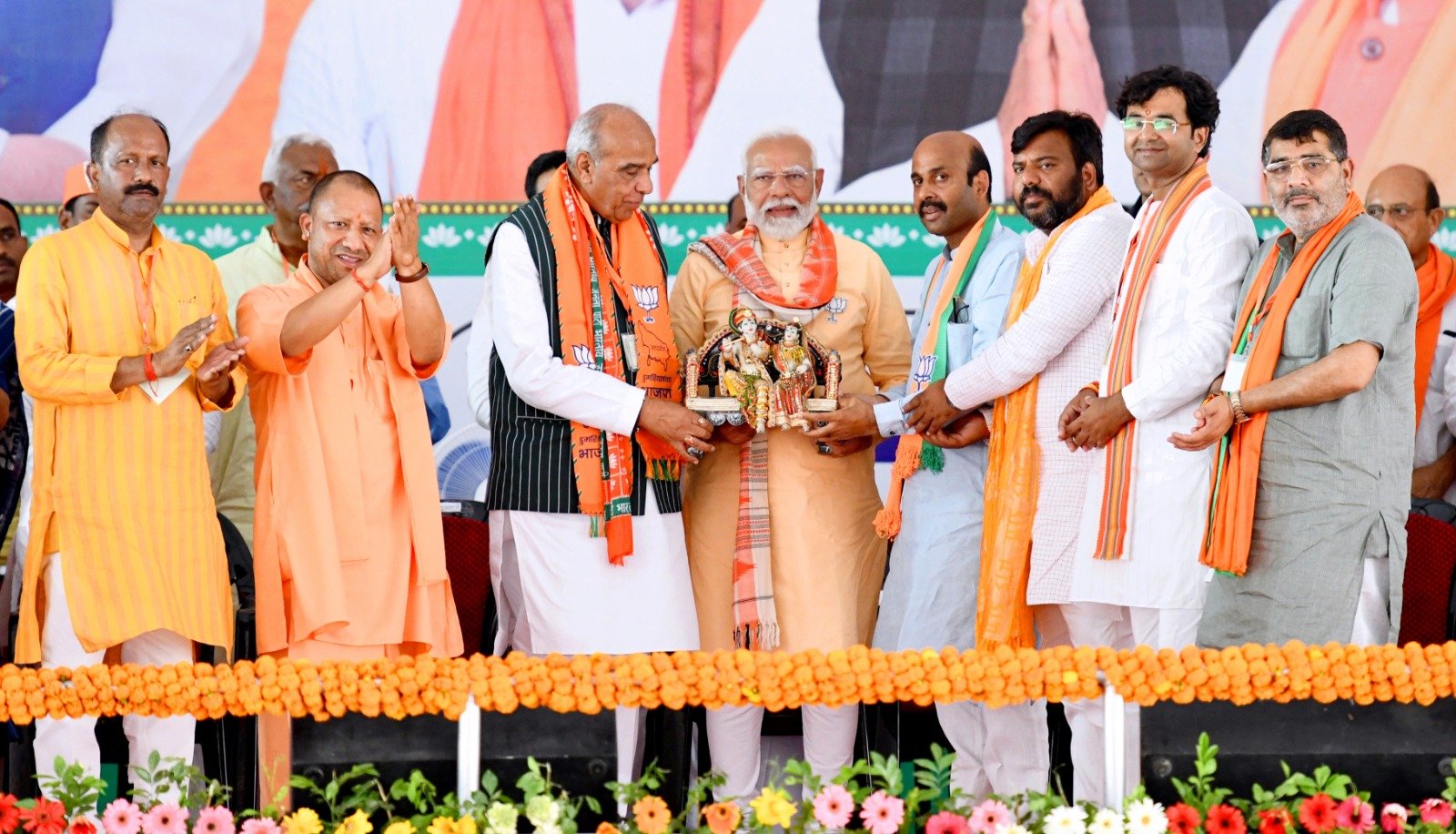 पीएम ने कहा, आपातकाल लगाने वाली कांग्रेस संविधान की बात कर रही है