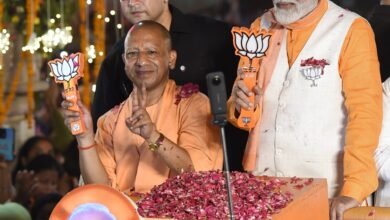 काशी में महादेव, महामना, मोदी-महराज और मैजिक.काशी की सड़कों पर हर हर महादेव की गूंज तो जयश्रीराम की जयकार भी