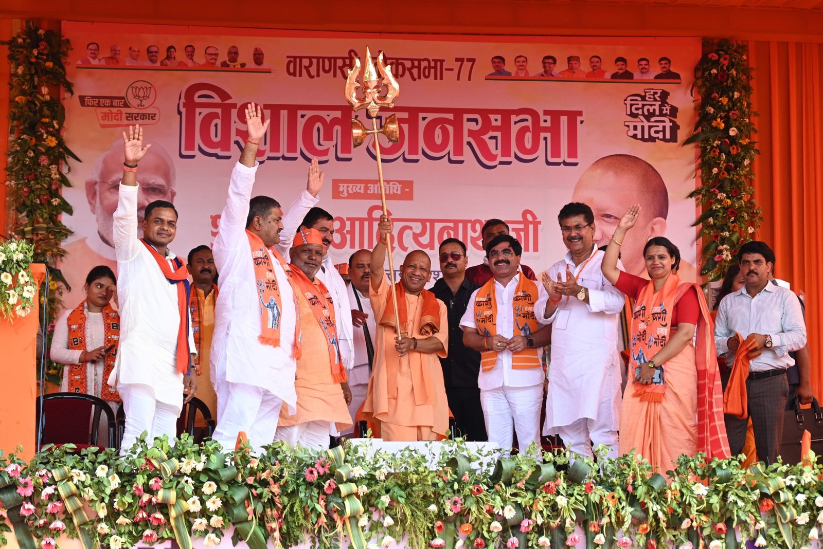 बोले, आज विकास के नये-नये आयाम गढ़ रही है काशी