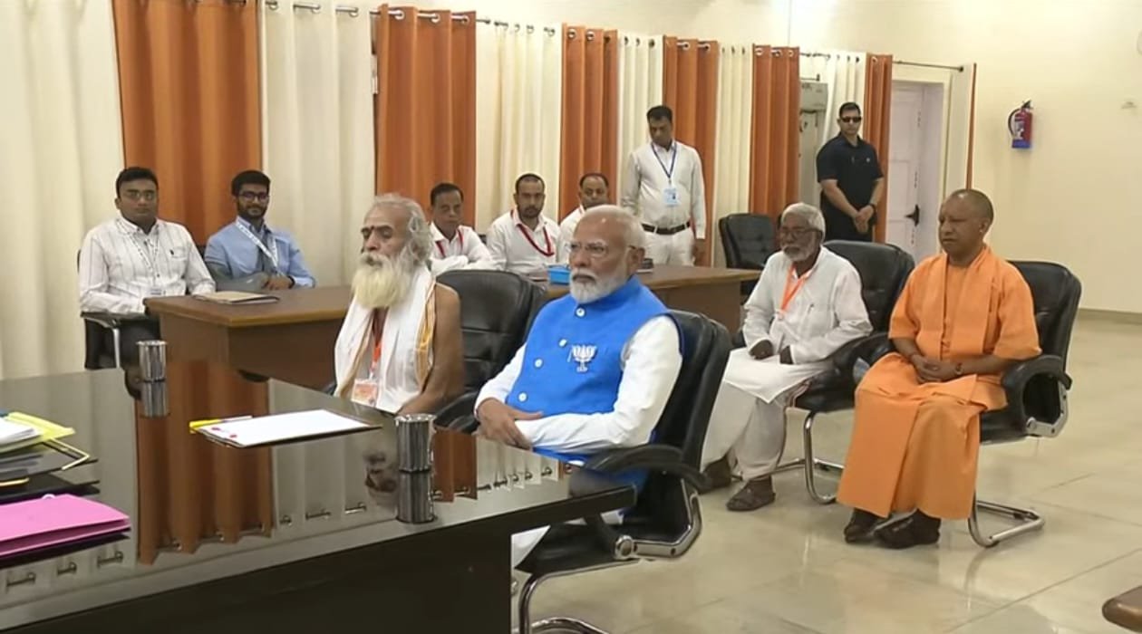 नरेंद्र मोदी ने किया वाराणसी से तीसरी बार किया नामांकन