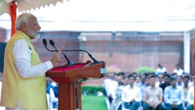भारत को विकसित बनाने के लिए अपने आपको खपा दें कर्मचारी: मोदी