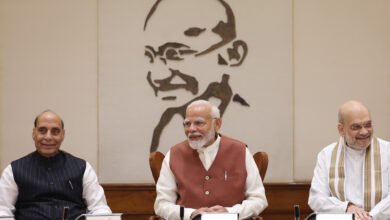प्रधानमंत्री आवास योजना के तहत तीन करोड़ आवास बनाये जायेंगे