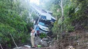 रियासी में आतंकवादियों ने तीर्थयात्रियों की बस पर हमला किया, 9 की मौत