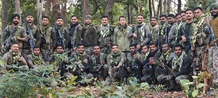 कोबरा कमांडोज़ ने 4 नक्सलियों को किया ढेर, साथी की मौत का बदला लिया