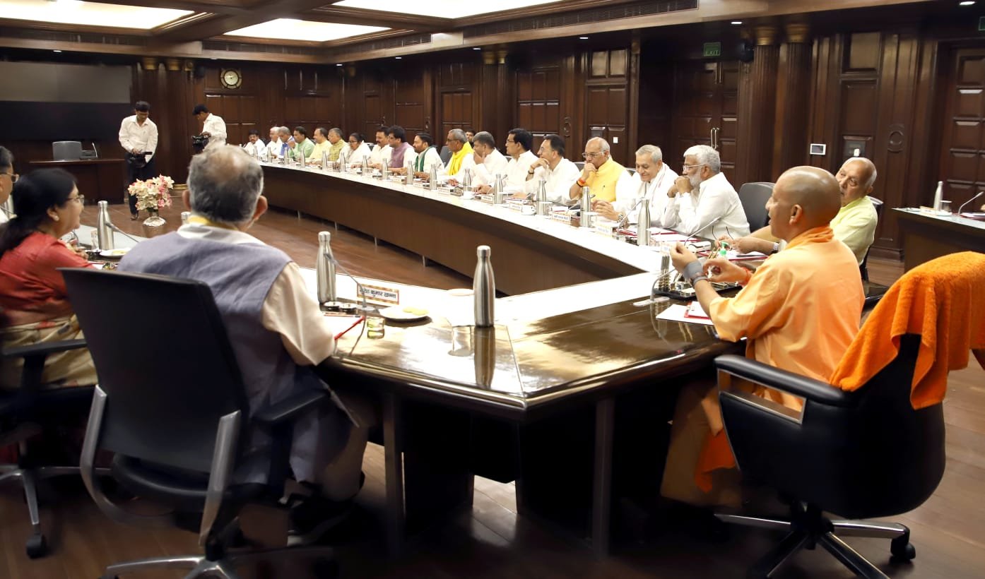 मुख्यमंत्री का मंत्रियों को दिशा-निर्देश, फील्ड में जाएं, जनता की सुनें, उनकी समस्याओं का समाधान सुनिश्चित कराएं