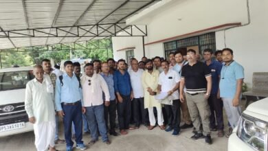 ओवर ब्रिज के मुद्दे को लेकर सिटी मजिस्ट्रेट से मिले पीपीगंज के व्यापारी