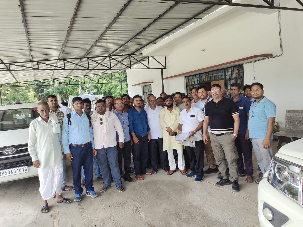 ओवर ब्रिज के मुद्दे को लेकर सिटी मजिस्ट्रेट से मिले पीपीगंज के व्यापारी