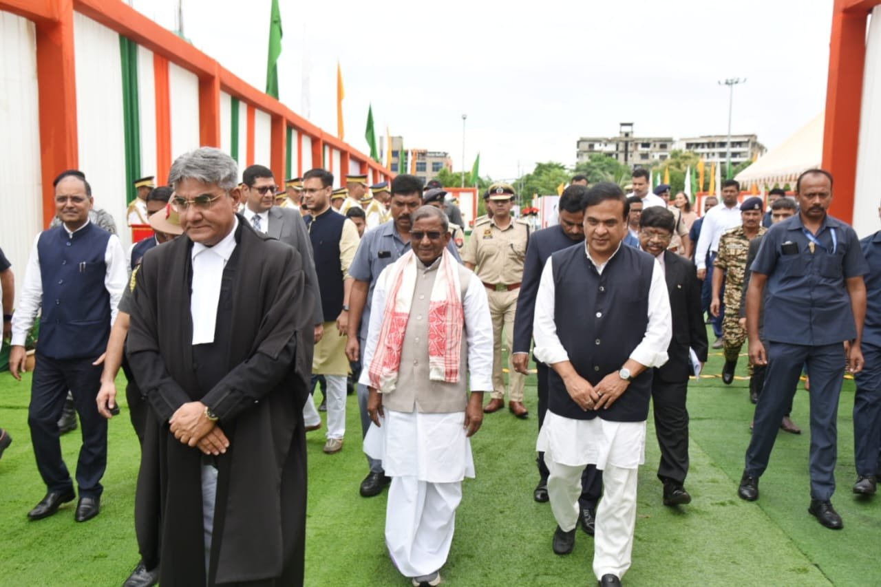 लक्ष्मण आचार्य के शपथ ग्रहण में असम पहुंचे काशीवासी