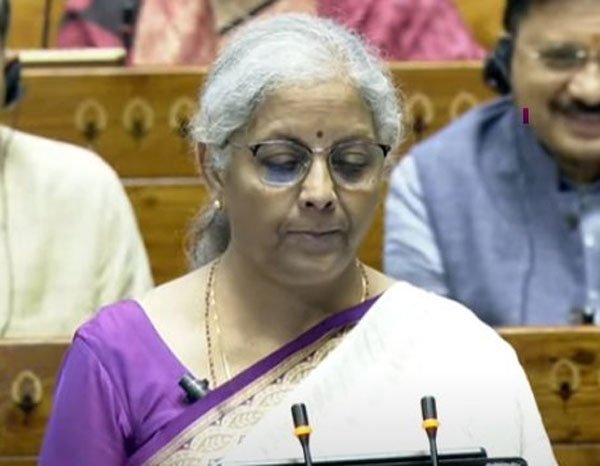 रोजगार सृजन के लिए दो लाख करोड़ का आवंटन