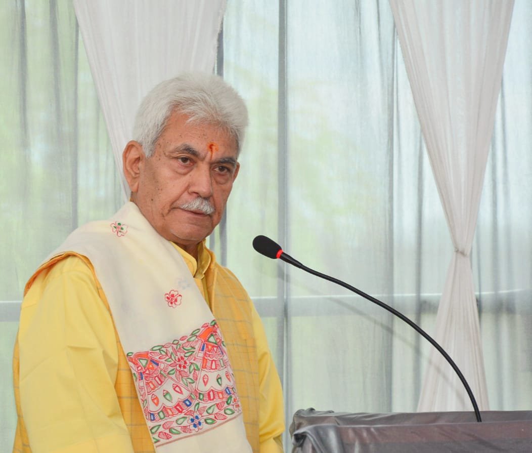 जम्मू-कश्मीर में पड़ोसी देश के नापाक इरादे कामयाब नहीं होने देंगे: मनोज सिन्हा