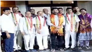 तेलंगाना: छह बीआरएस एमएलसी कांग्रेस में हुए शामिल