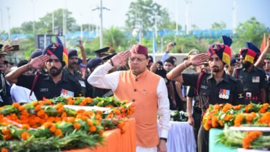 शहीद पांचों सैनिकों के शव पहुंचे देहरादून,धामी ने नम आंखों से दी श्रद्धांजलि