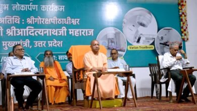 सीएम योगी ने किया हनुमान प्रसाद पोद्दार कैंसर अस्पताल में सिंकाई की चतुर्थ अत्याधुनिक रेडियोथेरेपी मशीन का लोकार्पण