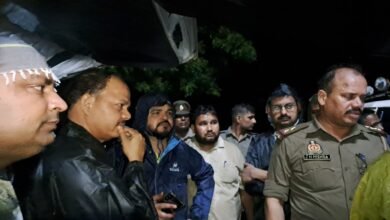 सीएम योगी द्वारा बाढ़ प्रभावित इलाकों में मुस्तैदी बढ़ाने के आदेश के बाद अधिकारियों ने चलाया रेस्क्यू ऑपरेशन