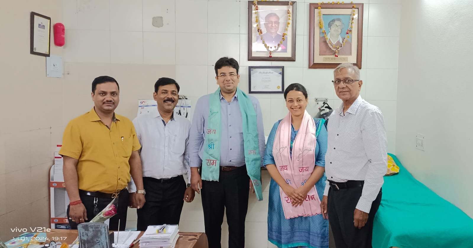 डॉक्टर्स डे के मौके पर संकल्प ने किया अपने सहयोगी चिकित्सकों का सम्मान