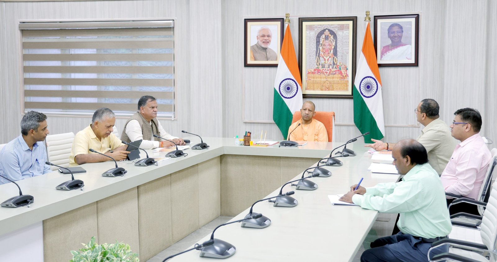 सिनेमाघरों के लिए निर्धारित न्यूनतम सीटों की संख्या की शर्त में व्यवहारिक दृष्टिकोण अपनाते हुए रियायत दी जानी चाहिए: मुख्यमंत्री